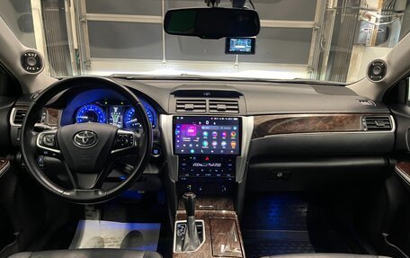 Toyota Camry, 2017 год, 2 850 000 рублей, 11 фотография