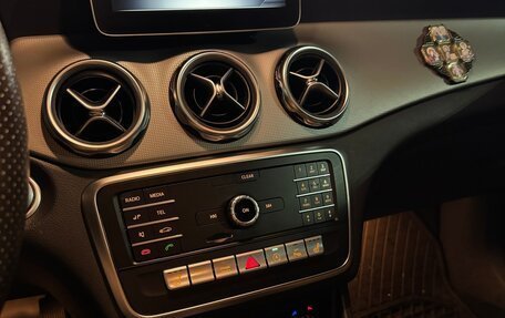 Mercedes-Benz GLA, 2019 год, 3 000 000 рублей, 16 фотография