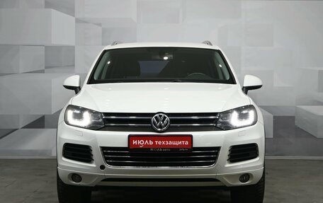 Volkswagen Touareg III, 2011 год, 2 240 000 рублей, 2 фотография