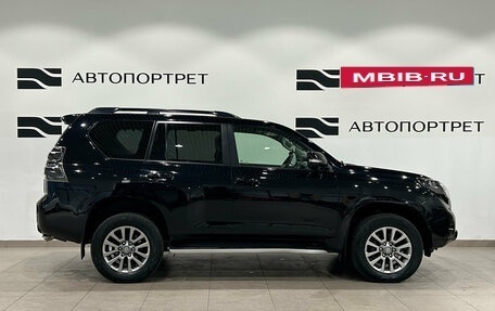Toyota Land Cruiser Prado 150 рестайлинг 2, 2017 год, 3 899 000 рублей, 6 фотография