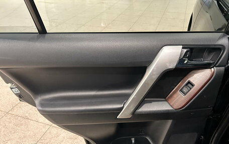 Toyota Land Cruiser Prado 150 рестайлинг 2, 2017 год, 3 899 000 рублей, 11 фотография