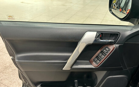 Toyota Land Cruiser Prado 150 рестайлинг 2, 2017 год, 3 899 000 рублей, 13 фотография