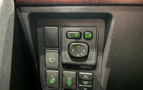 Toyota Land Cruiser Prado 150 рестайлинг 2, 2017 год, 3 899 000 рублей, 22 фотография