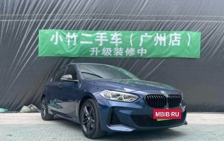 BMW 1 серия, 2023 год, 2 020 000 рублей, 2 фотография