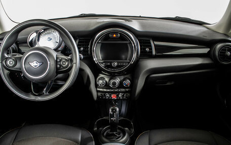 MINI Hatch, 2020 год, 1 860 000 рублей, 11 фотография