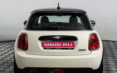 MINI Hatch, 2020 год, 1 860 000 рублей, 6 фотография