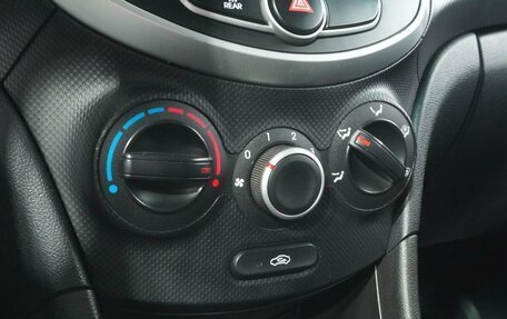 Hyundai Solaris II рестайлинг, 2013 год, 679 000 рублей, 13 фотография