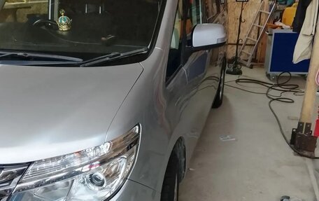 Nissan Serena IV, 2013 год, 1 280 000 рублей, 3 фотография