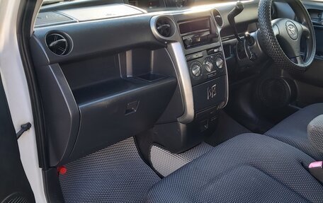 Toyota bB I рестайлинг, 2005 год, 600 000 рублей, 10 фотография