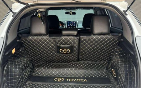 Toyota Yaris XP150 рестайлинг, 2023 год, 1 260 000 рублей, 10 фотография