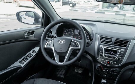 Hyundai Solaris II рестайлинг, 2015 год, 887 000 рублей, 12 фотография