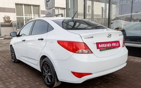 Hyundai Solaris II рестайлинг, 2015 год, 887 000 рублей, 3 фотография