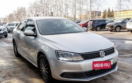 Volkswagen Jetta VI, 2013 год, 806 300 рублей, 3 фотография