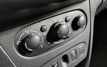 Renault Sandero II рестайлинг, 2017 год, 790 000 рублей, 19 фотография