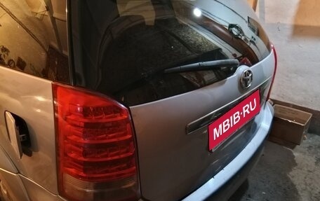 Toyota Wish II, 2005 год, 830 000 рублей, 1 фотография