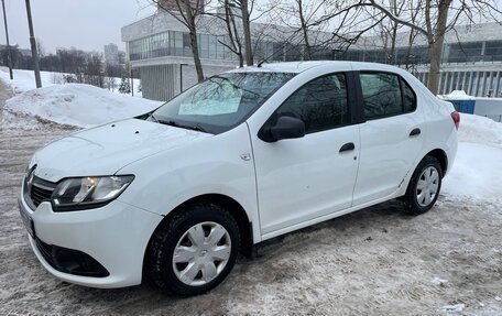 Renault Logan II, 2017 год, 500 000 рублей, 1 фотография