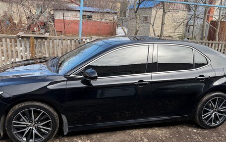 Toyota Camry, 2021 год, 3 200 000 рублей, 2 фотография