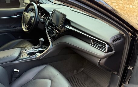 Toyota Camry, 2021 год, 3 200 000 рублей, 8 фотография