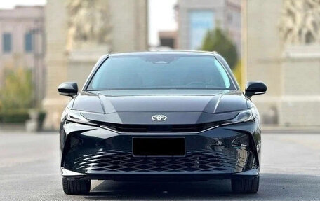 Toyota Camry, 2025 год, 3 890 000 рублей, 2 фотография