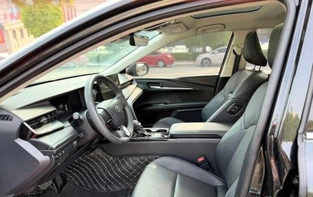 Toyota Camry, 2025 год, 3 890 000 рублей, 5 фотография