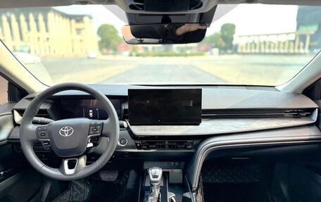 Toyota Camry, 2025 год, 3 890 000 рублей, 6 фотография