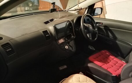 Toyota Wish II, 2005 год, 830 000 рублей, 4 фотография