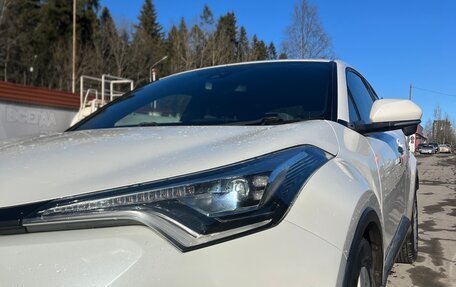 Toyota C-HR I рестайлинг, 2019 год, 2 500 000 рублей, 2 фотография