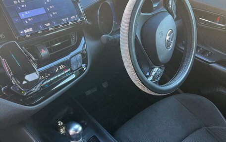 Toyota C-HR I рестайлинг, 2019 год, 2 500 000 рублей, 13 фотография