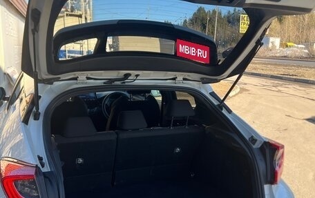 Toyota C-HR I рестайлинг, 2019 год, 2 500 000 рублей, 12 фотография