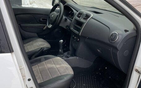 Renault Logan II, 2017 год, 500 000 рублей, 10 фотография