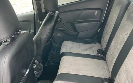 Renault Logan II, 2017 год, 500 000 рублей, 17 фотография