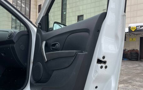 Renault Logan II, 2017 год, 500 000 рублей, 15 фотография