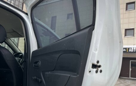 Renault Logan II, 2017 год, 500 000 рублей, 18 фотография