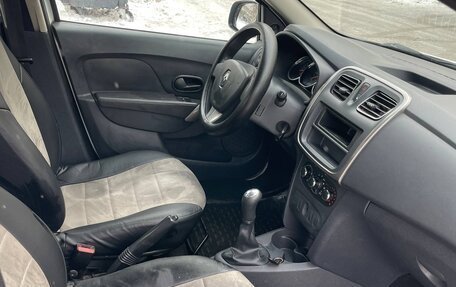 Renault Logan II, 2017 год, 500 000 рублей, 11 фотография