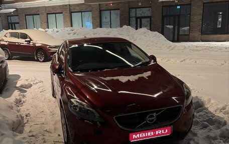 Volvo V40 II рестайлинг, 2014 год, 1 200 000 рублей, 1 фотография