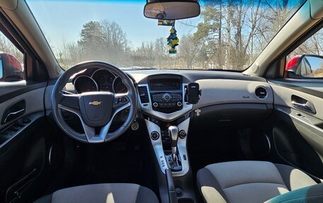 Chevrolet Cruze II, 2010 год, 690 000 рублей, 3 фотография