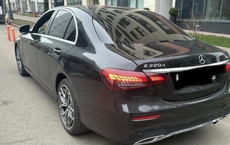 Mercedes-Benz E-Класс, 2020 год, 3 150 000 рублей, 2 фотография