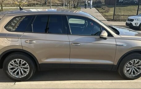 Volkswagen Touareg III, 2018 год, 5 700 000 рублей, 2 фотография