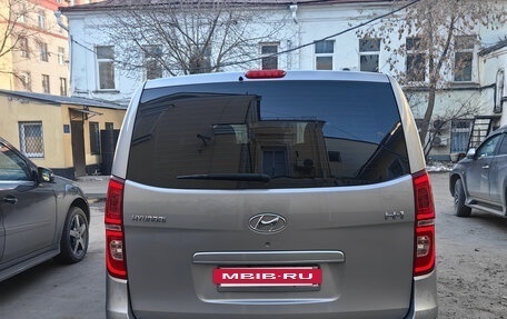 Hyundai H-1 II рестайлинг, 2013 год, 2 500 000 рублей, 9 фотография