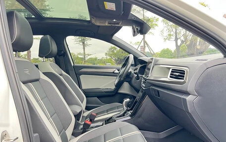 Volkswagen T-Roc I, 2022 год, 1 420 000 рублей, 13 фотография