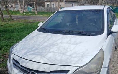 Hyundai Solaris II рестайлинг, 2015 год, 900 000 рублей, 1 фотография