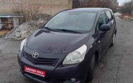 Toyota Verso I, 2012 год, 990 000 рублей, 1 фотография