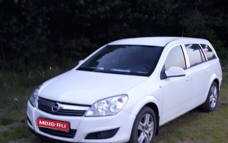 Opel Astra J, 2010 год, 646 000 рублей, 1 фотография