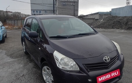 Toyota Verso I, 2012 год, 990 000 рублей, 2 фотография