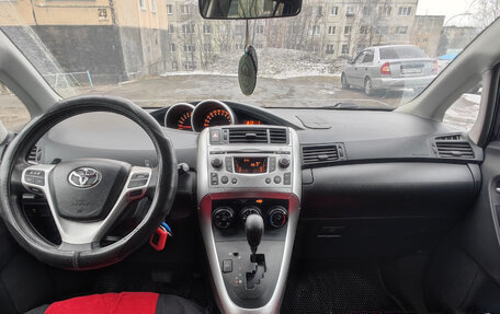 Toyota Verso I, 2012 год, 990 000 рублей, 6 фотография