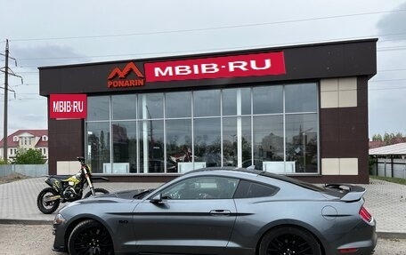 Ford Mustang VI рестайлинг, 2020 год, 4 200 000 рублей, 4 фотография