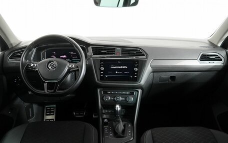 Volkswagen Tiguan II, 2019 год, 2 250 000 рублей, 12 фотография