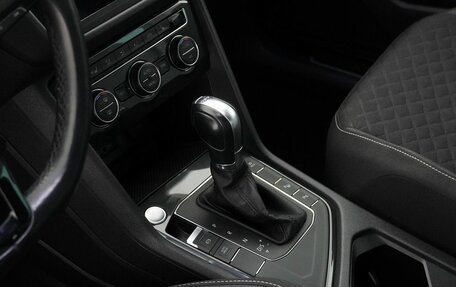 Volkswagen Tiguan II, 2019 год, 2 250 000 рублей, 17 фотография