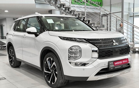 Mitsubishi Outlander, 2023 год, 4 150 000 рублей, 3 фотография