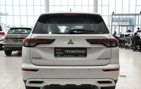 Mitsubishi Outlander, 2023 год, 4 150 000 рублей, 6 фотография